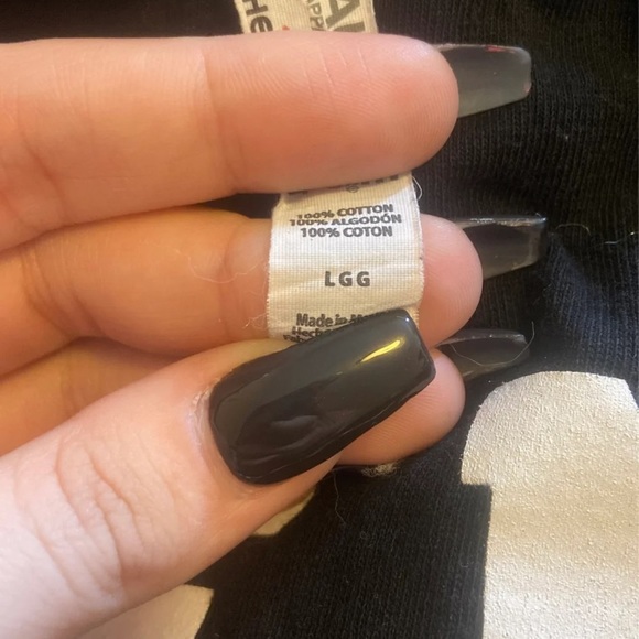 Graphic tshirt - Picture 3 of 3